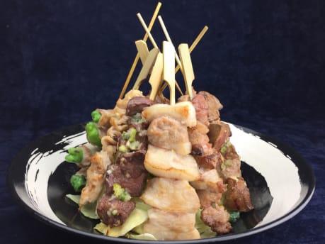 焼き鳥、焼き豚の10本盛り合せ/長野県諏訪市の黒毛和牛もつ鍋と牛タンの居酒屋/宴屋とんぼ 